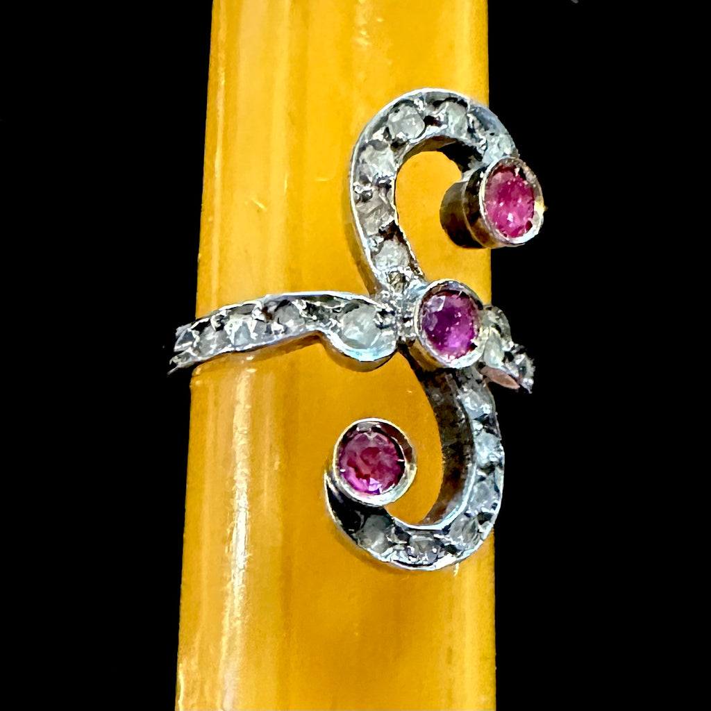 COCKTAIL RING - with diamonds and rubies