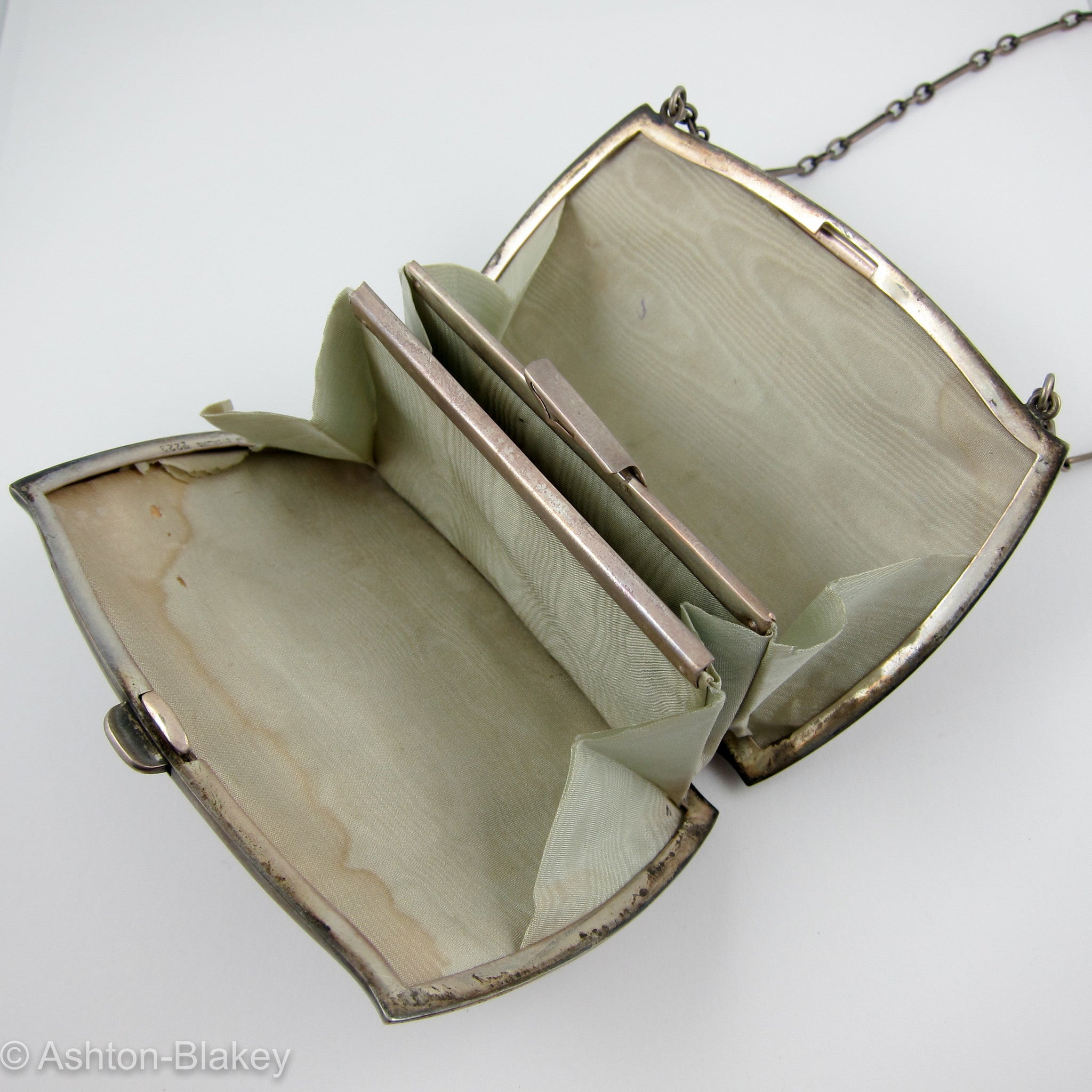 STERLING SILVER evening purse with sterling silver chain - Ashton-Blakey  Vintage Watches