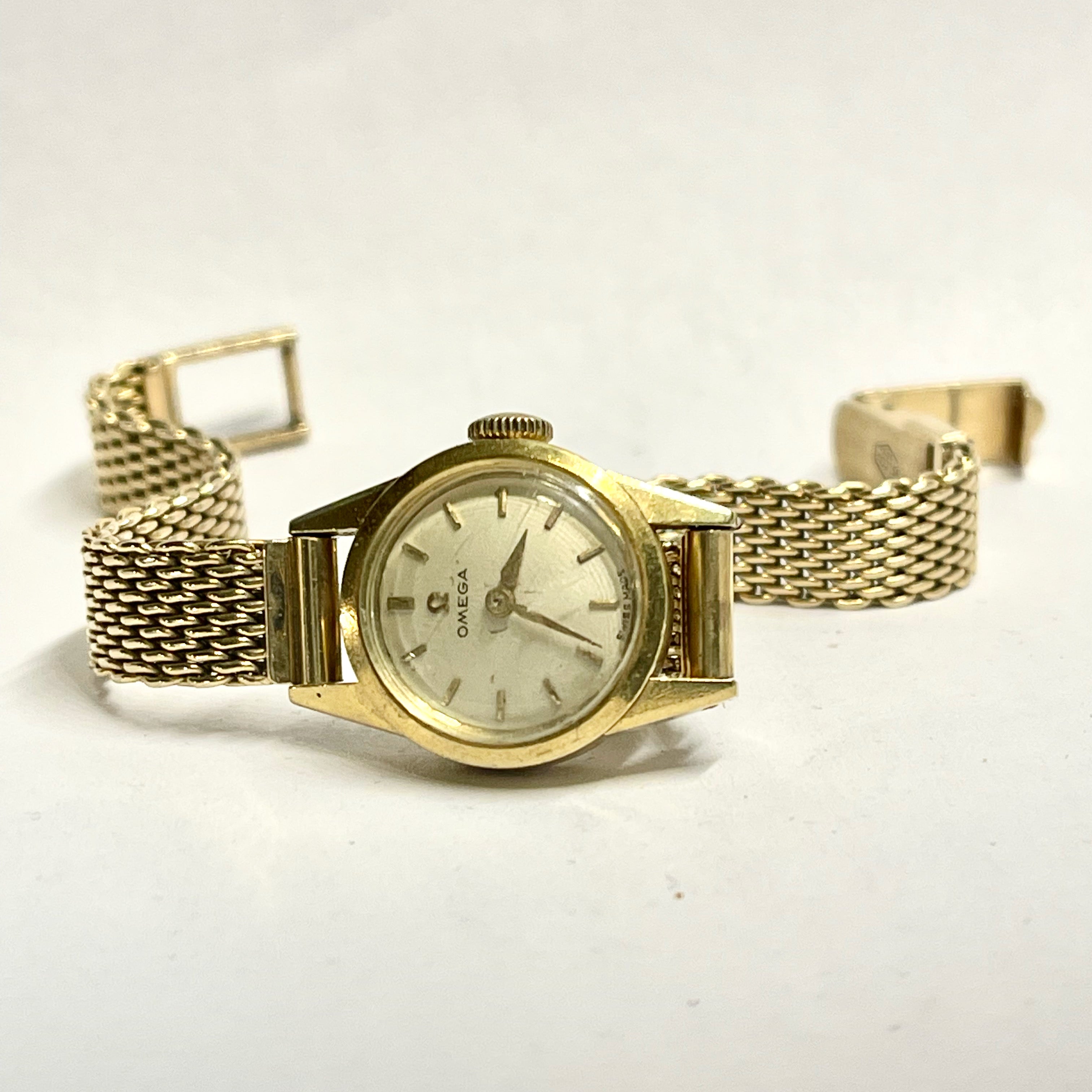 18k Gold Antique Gold Ladies Watch OMEGA LADY'S WATCH 18K 14K