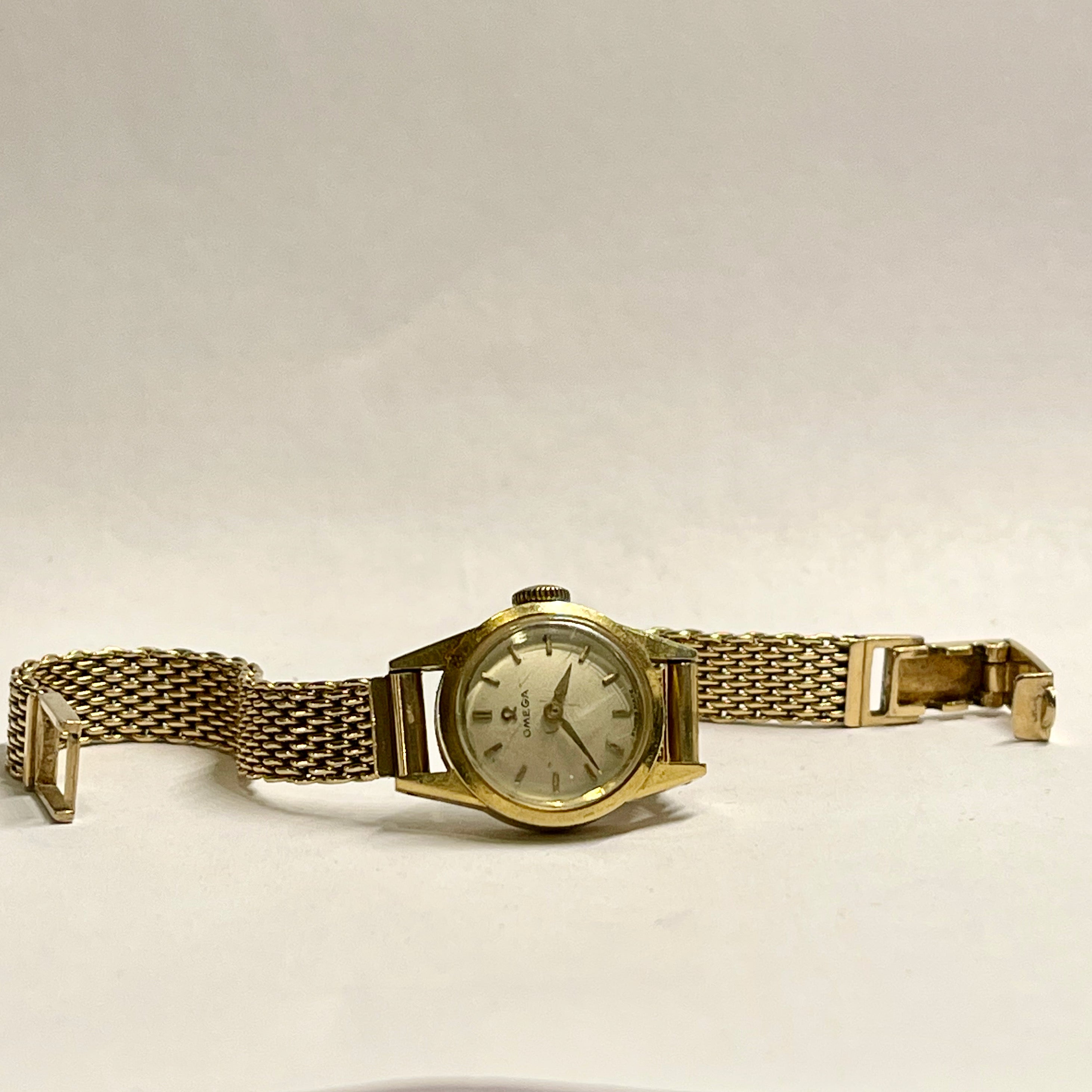 Solid Gold Omega Gold Ladies Watch 1970 OMEGA LADY'S WATCH 18K 14K
